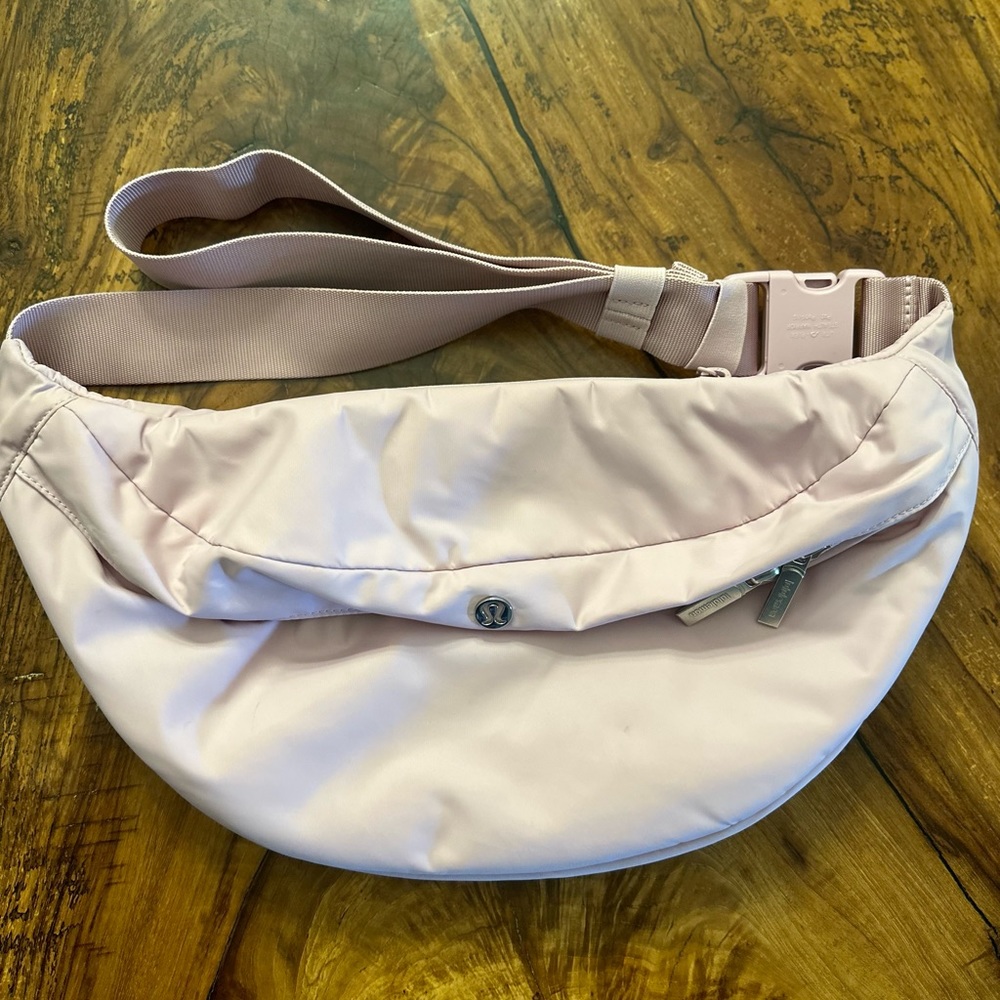 Pink lululemon bag